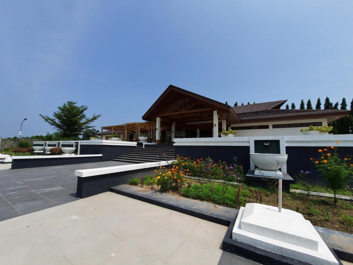 Estancia De Lorenzo Tarlac Exteriör bild