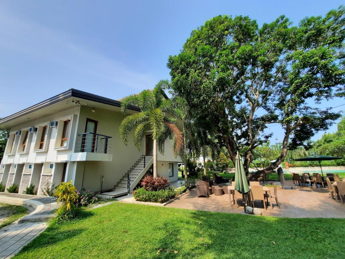 Estancia De Lorenzo Tarlac Exteriör bild
