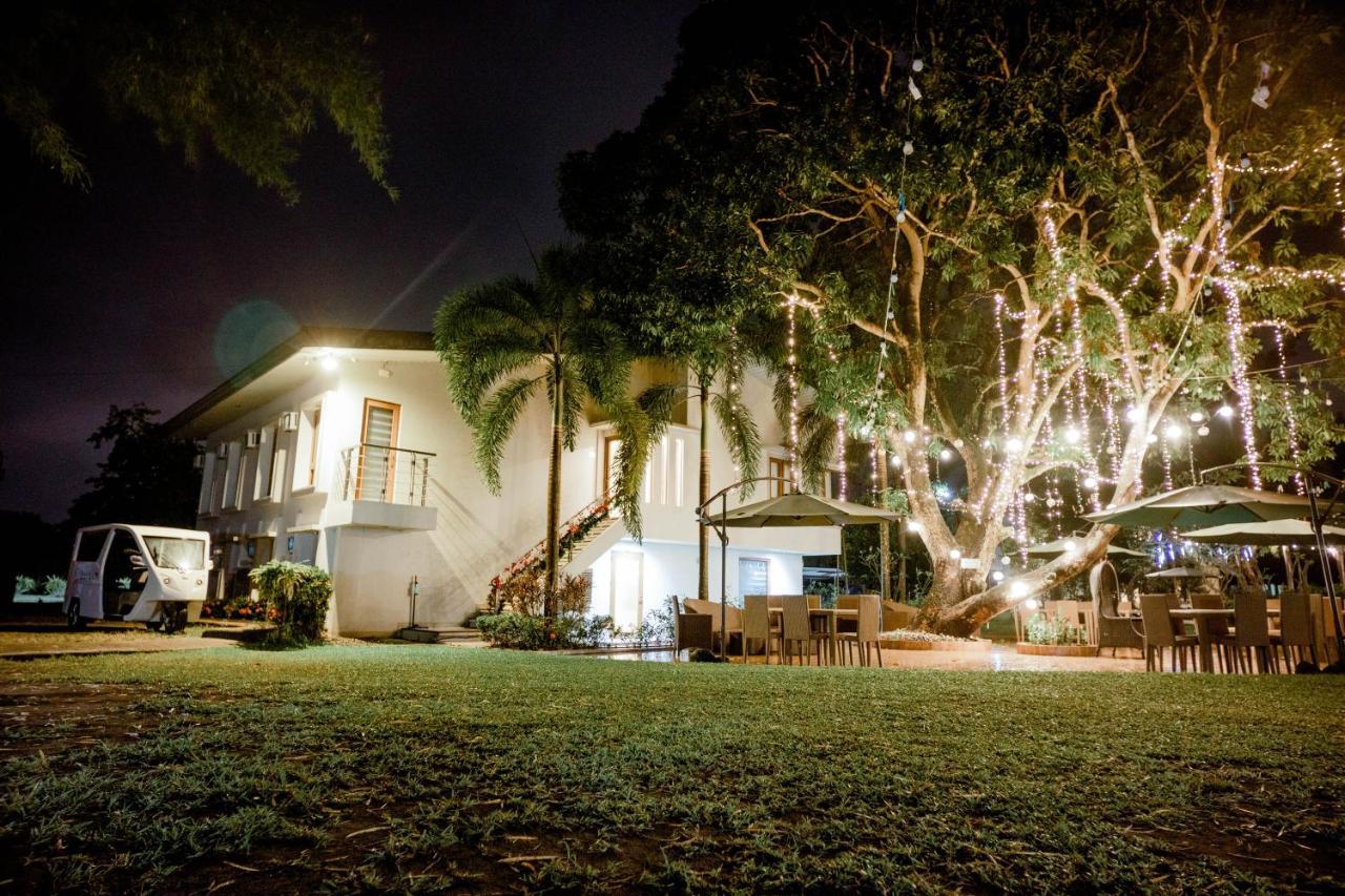 Estancia De Lorenzo Tarlac Exteriör bild